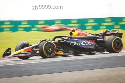 2025年F1西班牙大奖赛案例研究：迈凯伦辉煌与红牛争议